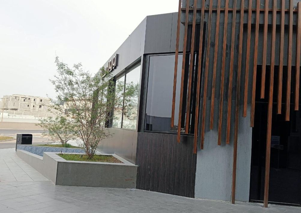 Aluminium and glass works by JCC